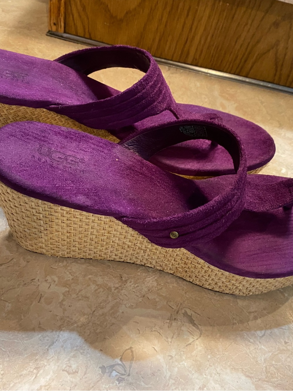 UGG Women's Plum Suede Thong Sandals - Picture 3 of 9
